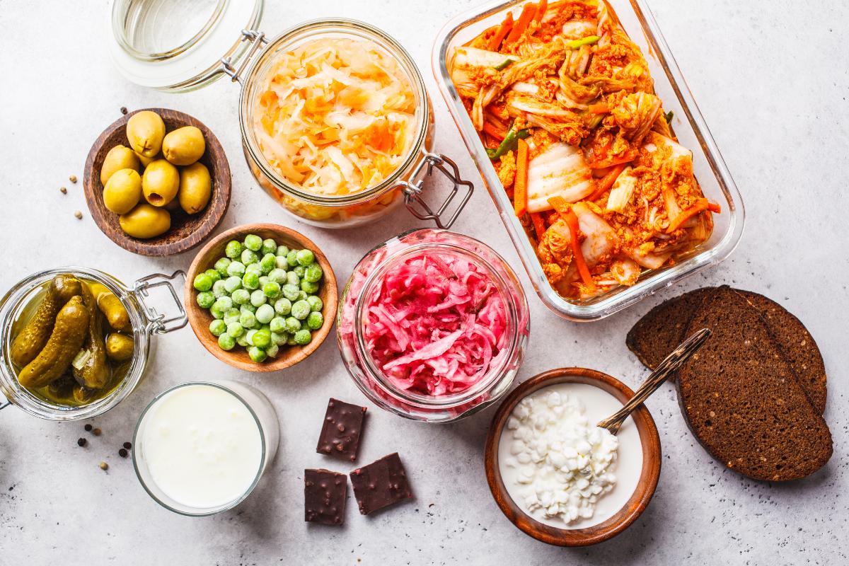 Diversos alimentos probióticos naturais